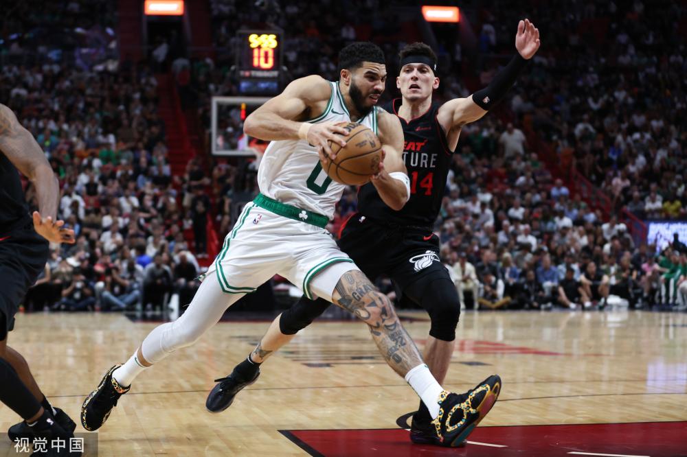 面毫不逊色 面毫不逊色