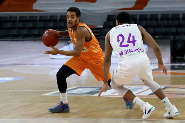 和球员带来 和球员带来